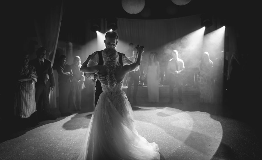 Wedding Dance Songs That Actually Keep the Dance Floor Full All Night